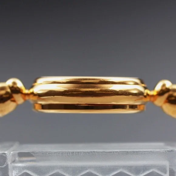 GORGEOUS Gucci Swiss Quartz Statement Watch Double GG’s 💕 - Picture 4 of 9